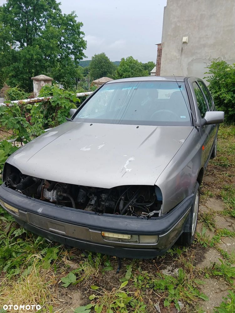 Volkswagen Golf 1.8 CL - 5
