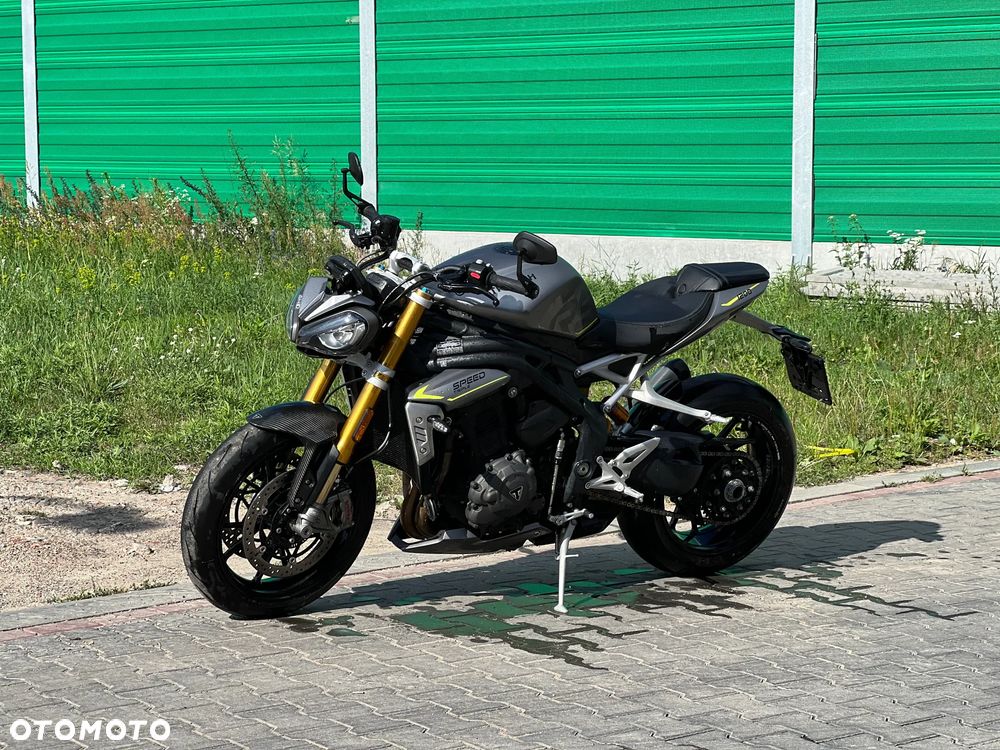 Triumph Speed Triple - 1