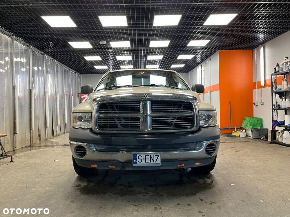 Dodge RAM - 8