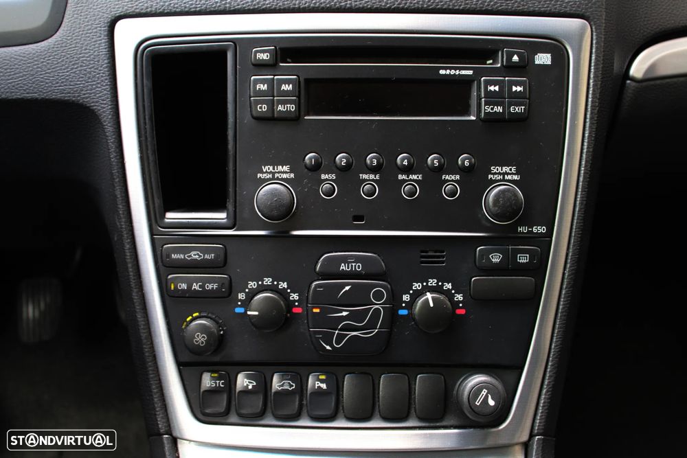 Volvo XC 70 2.4 D5 Nivel 2 - 40