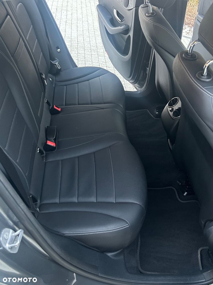 Mercedes-Benz GLC - 13