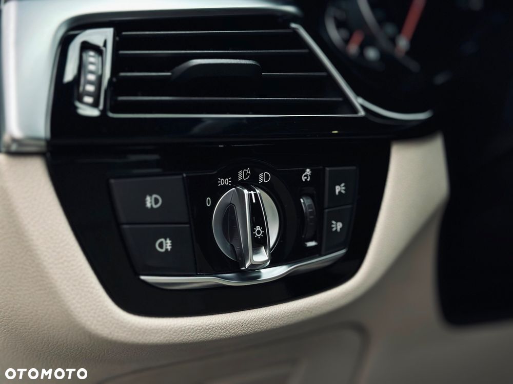 BMW Seria 5 530i GPF M Sport sport - 27