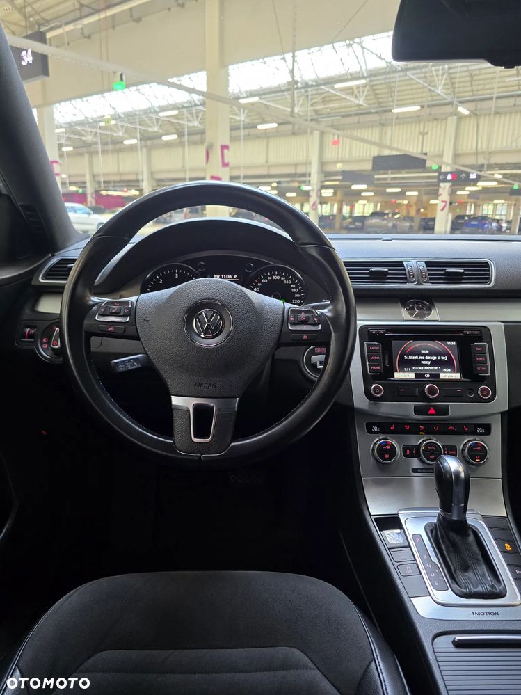 Volkswagen Passat 2.0 TDI Highline DSG - 35