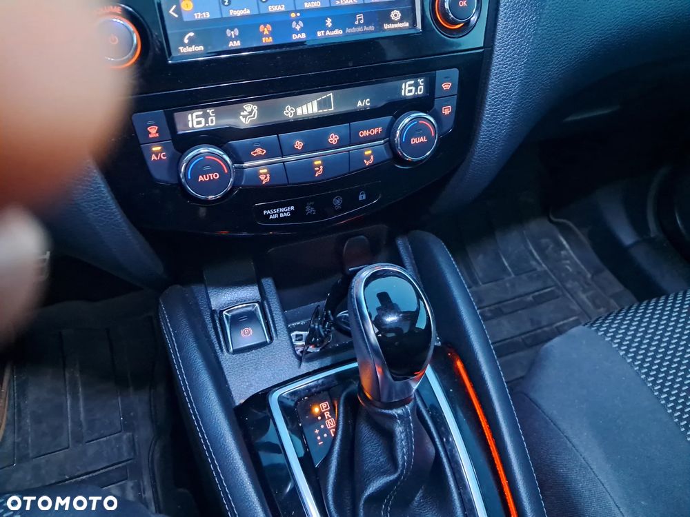 Nissan Qashqai 1.3 DIG-T N-Connecta DCT - 13