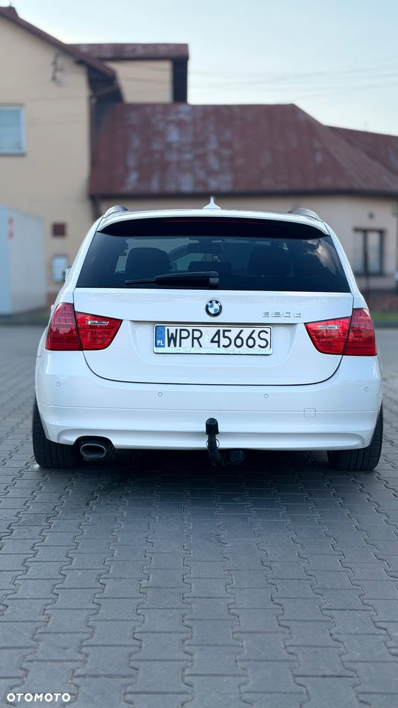 BMW Seria 3 320d - 4