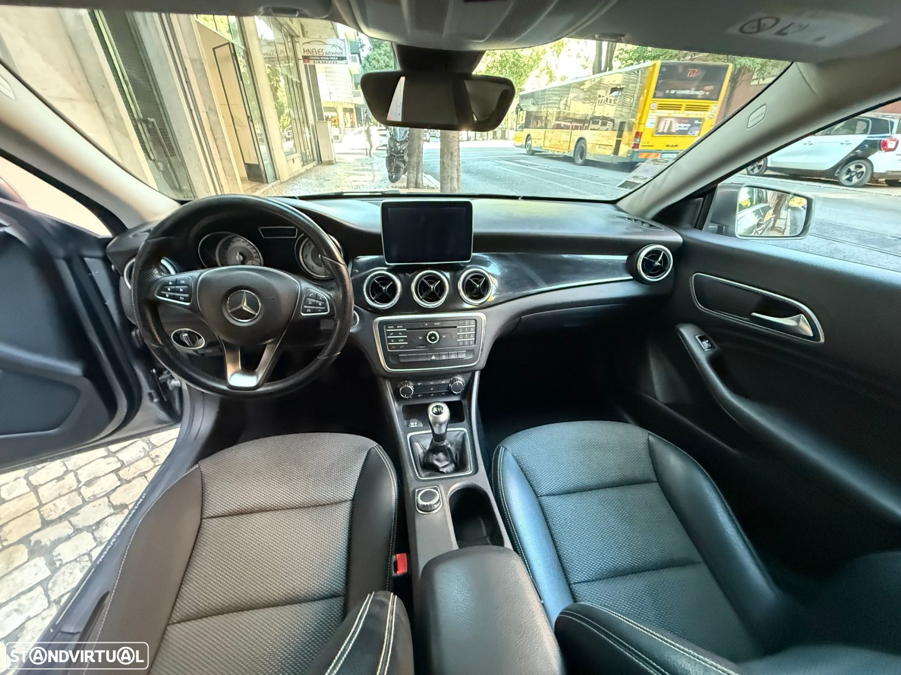 Mercedes-Benz CLA 180 d Shooting Brake - 14