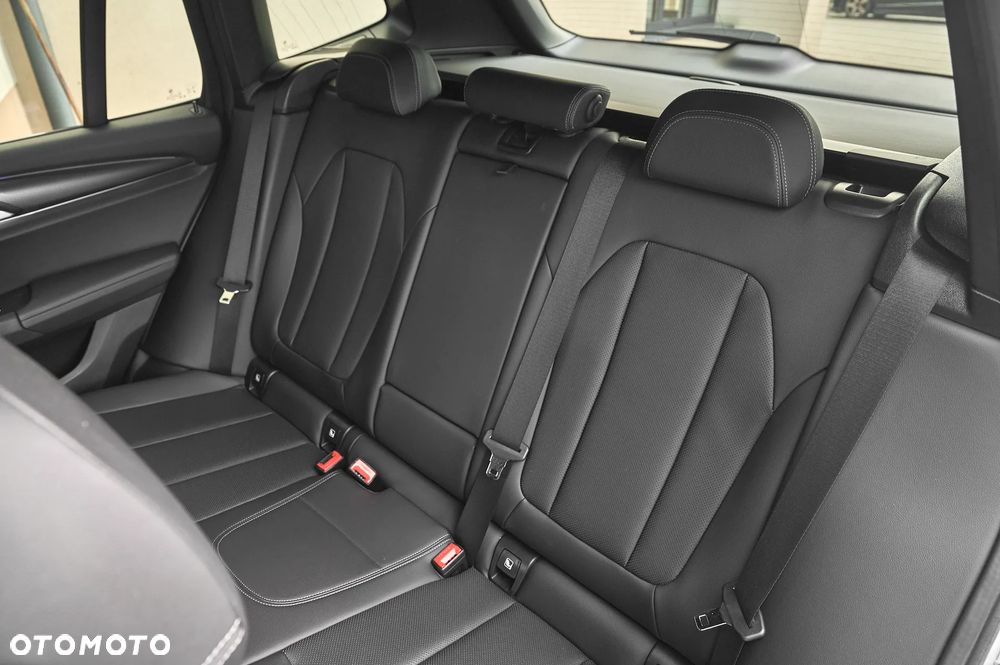 BMW X3 sDrive18d M Sport - 32