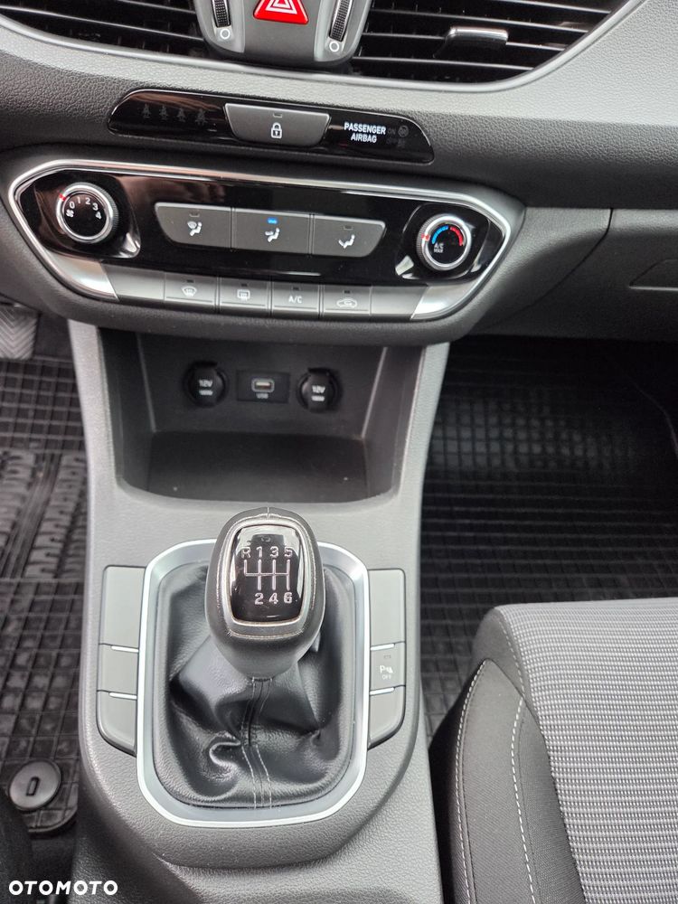Hyundai i30 1.5 DPI Modern - 13