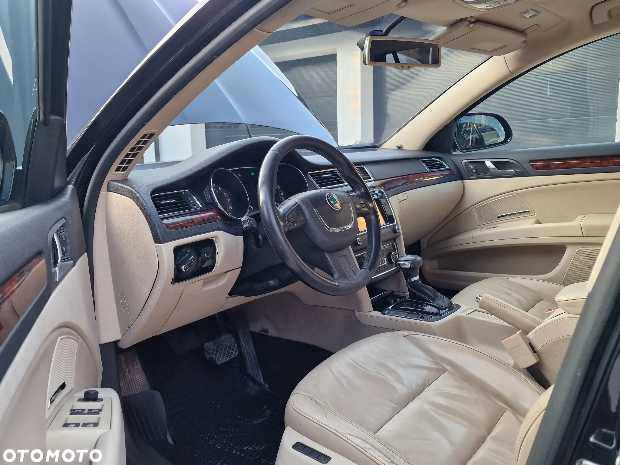 Skoda Superb 2.0 TDI Platinum DSG - 30