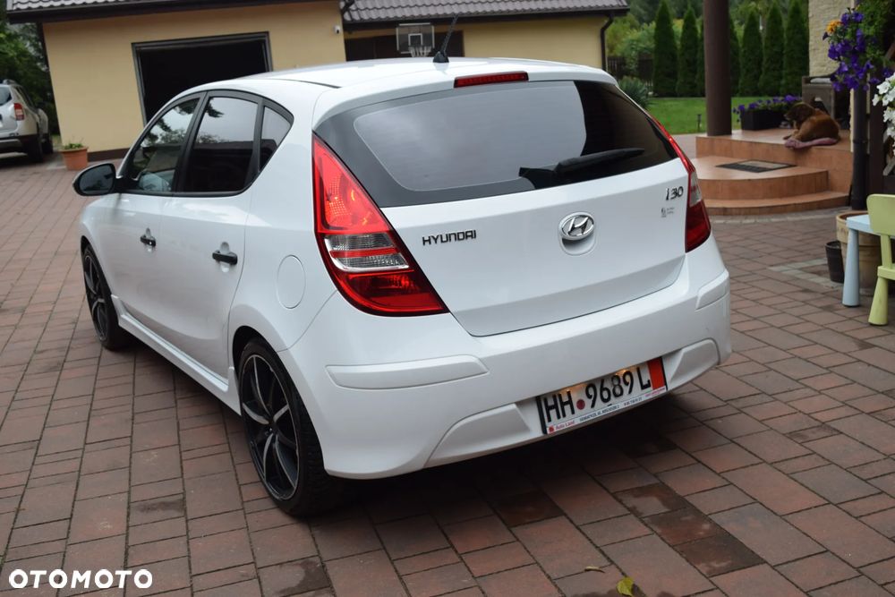 Hyundai i30 1.4 Classic + EU5 - 6