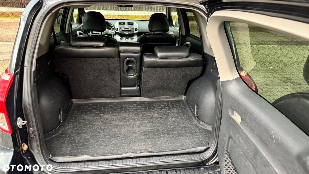 Toyota RAV4 2.2 D-4D 4x4 Executive - 11