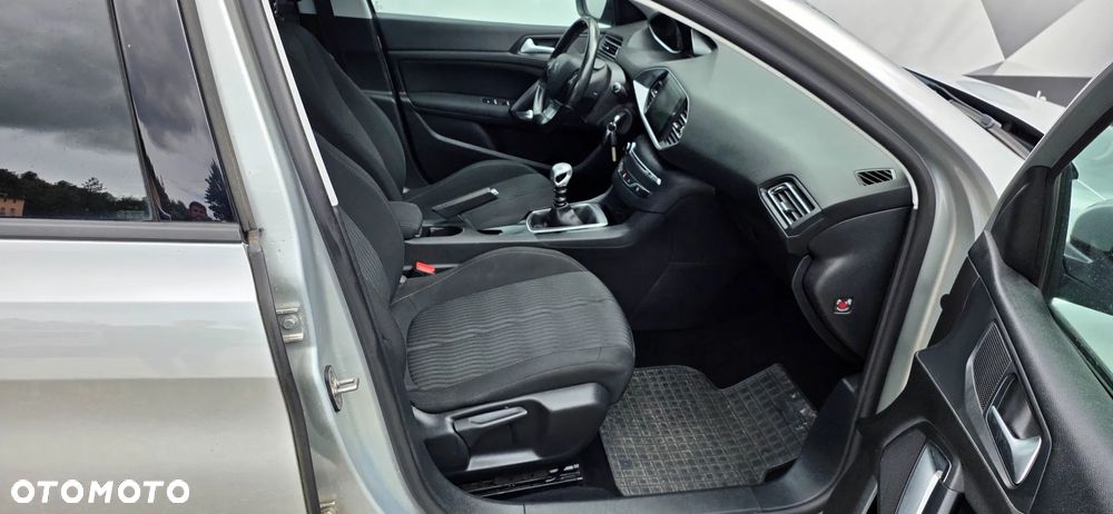 Peugeot 308 1.6 BlueHDi Business Line S&S - 17
