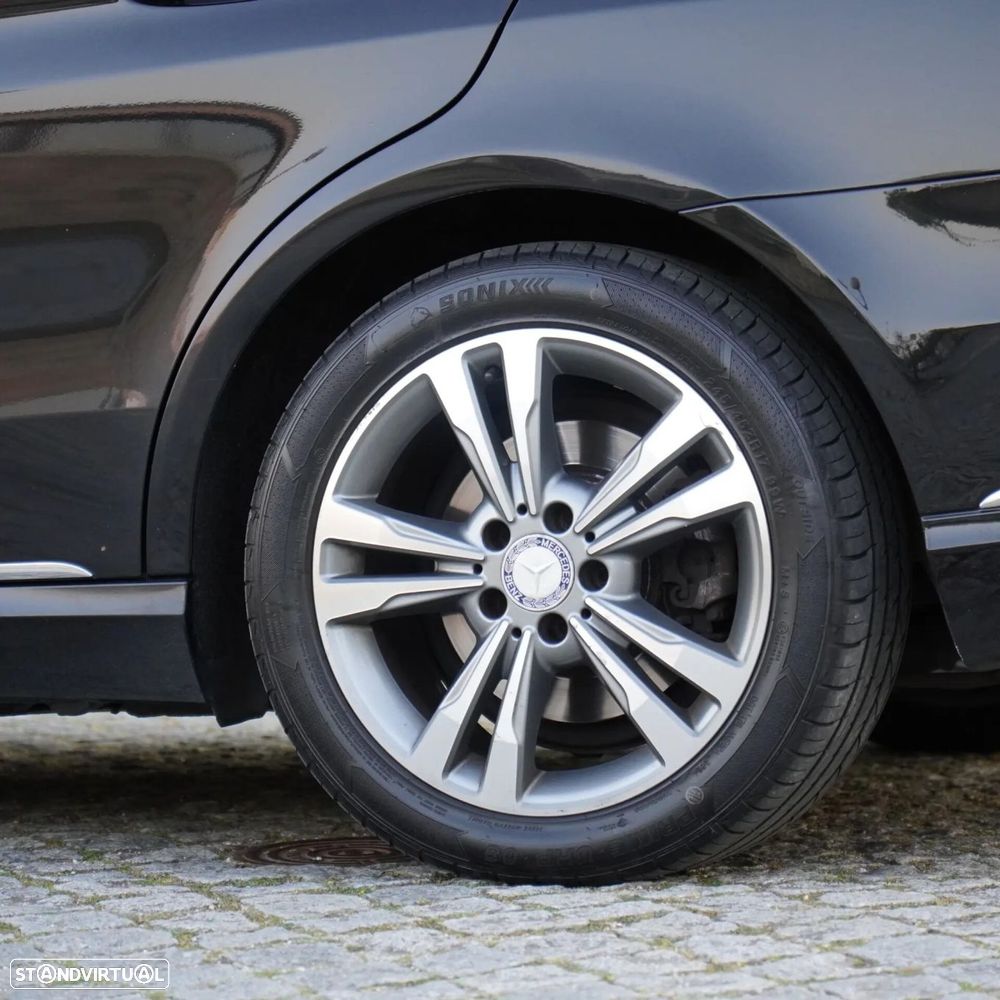 Mercedes-Benz E 300 Bluetec Hybrid Avantgarde - 56