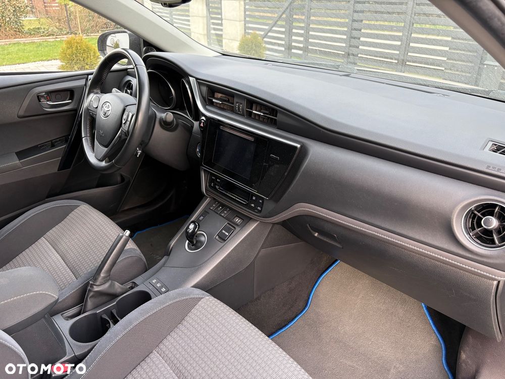 Toyota Auris - 11