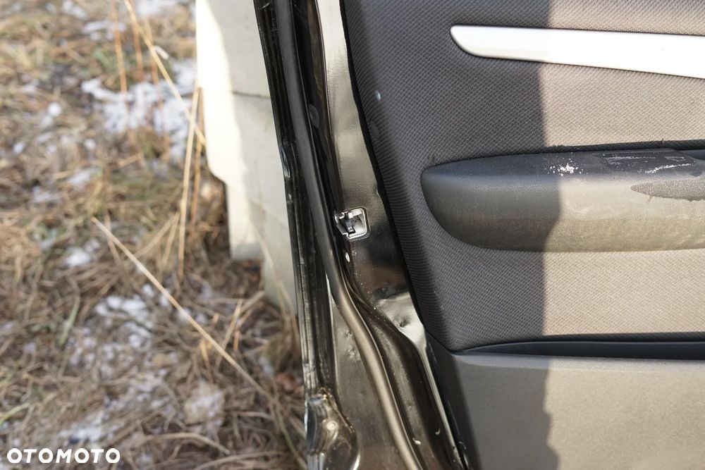 Drzwi przód przednie lewe Mercedes-Benz klasa B W245 Lift 191 - 11