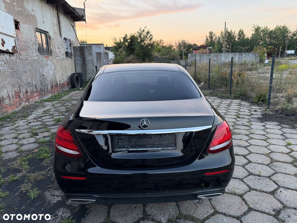 Mercedes-Benz Klasa E 220 d 9G-TRONIC Exclusive - 10