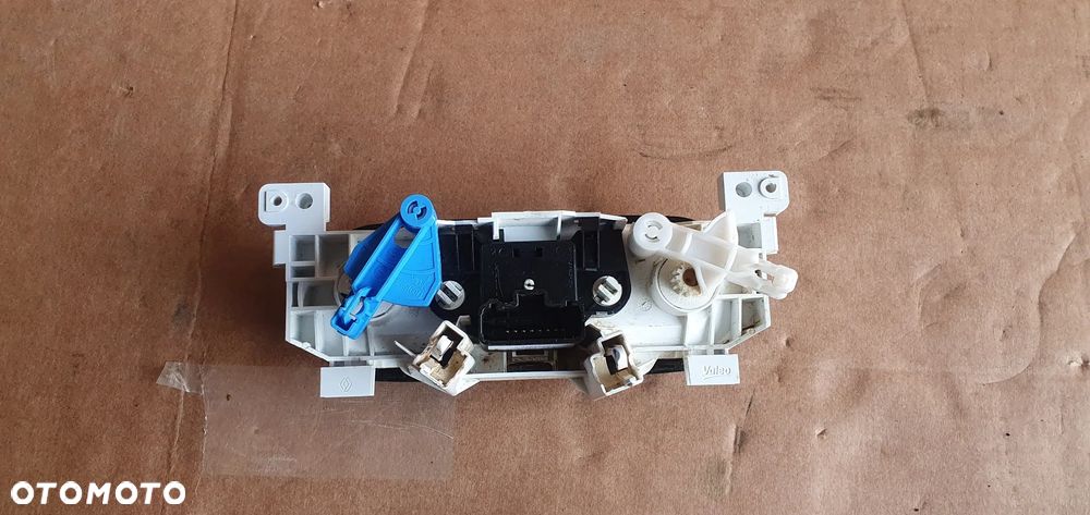 Panel nawiewu powietrza Opel Vivaro B Trafic III E1093049AC - 7