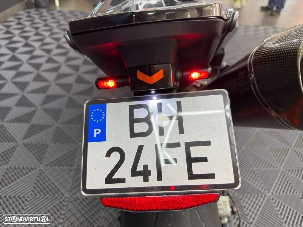 KTM 890 DUKE R - 26