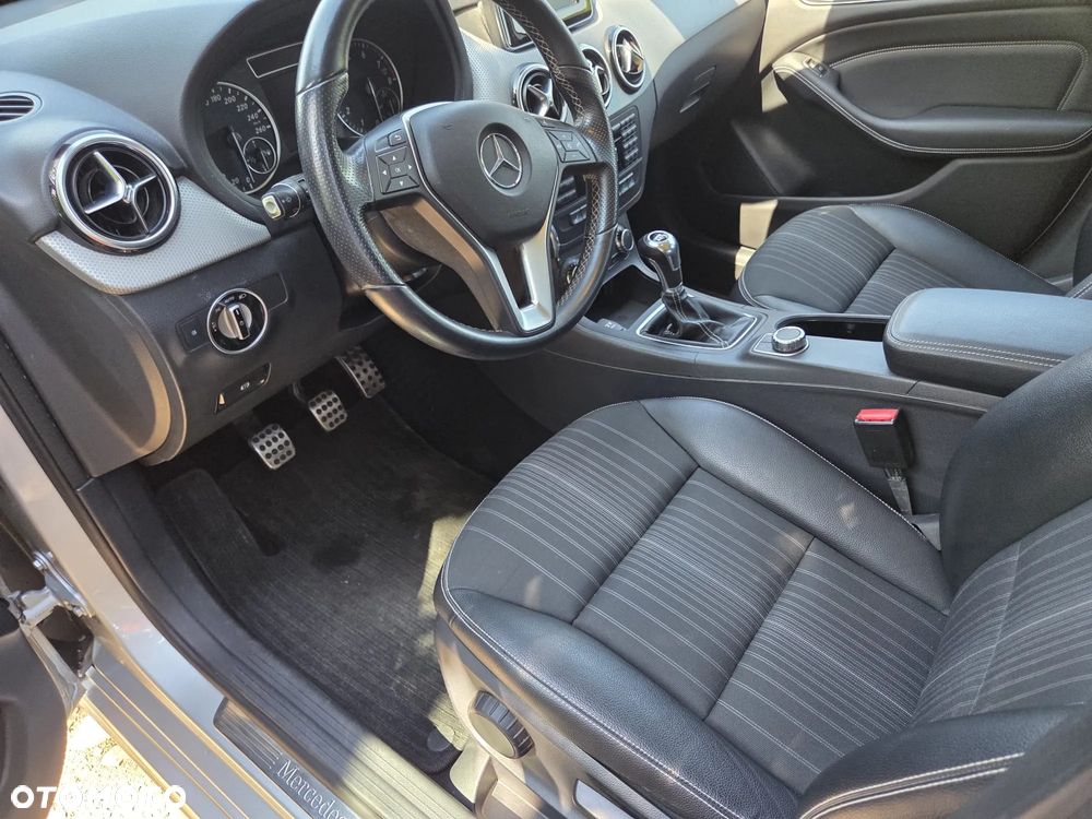 Mercedes-Benz Klasa B 180 BlueEFFICIENCY Edition Style - 12