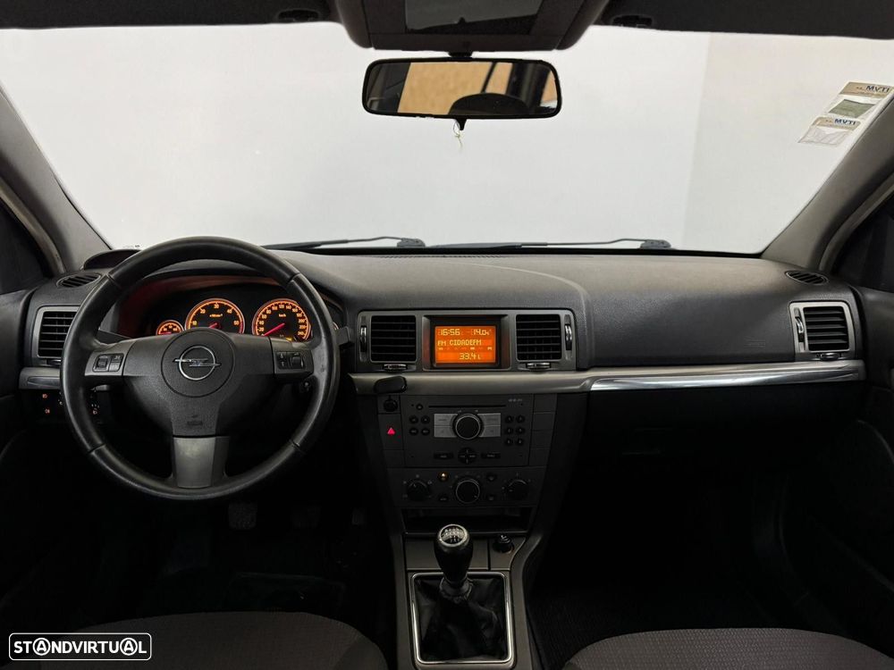 Opel Vectra Caravan 1.9 CDTi Executive - 36