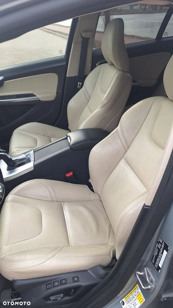Volvo S60 T5 Powershift Momentum - 6