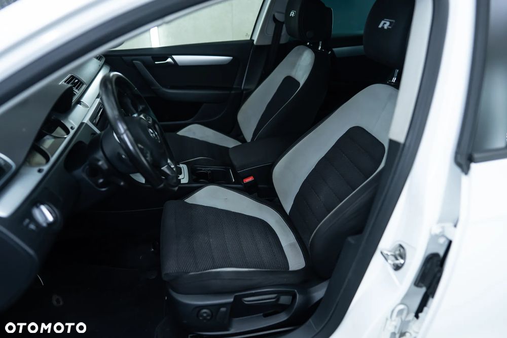 Volkswagen Passat 2.0 TDI DSG BlueMotion Technology R-Line - 28