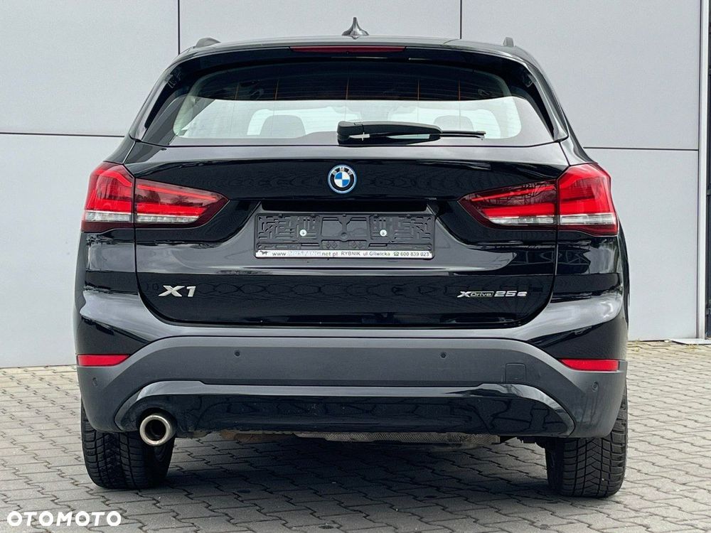 BMW X1 xDrive25e Advantage - 12