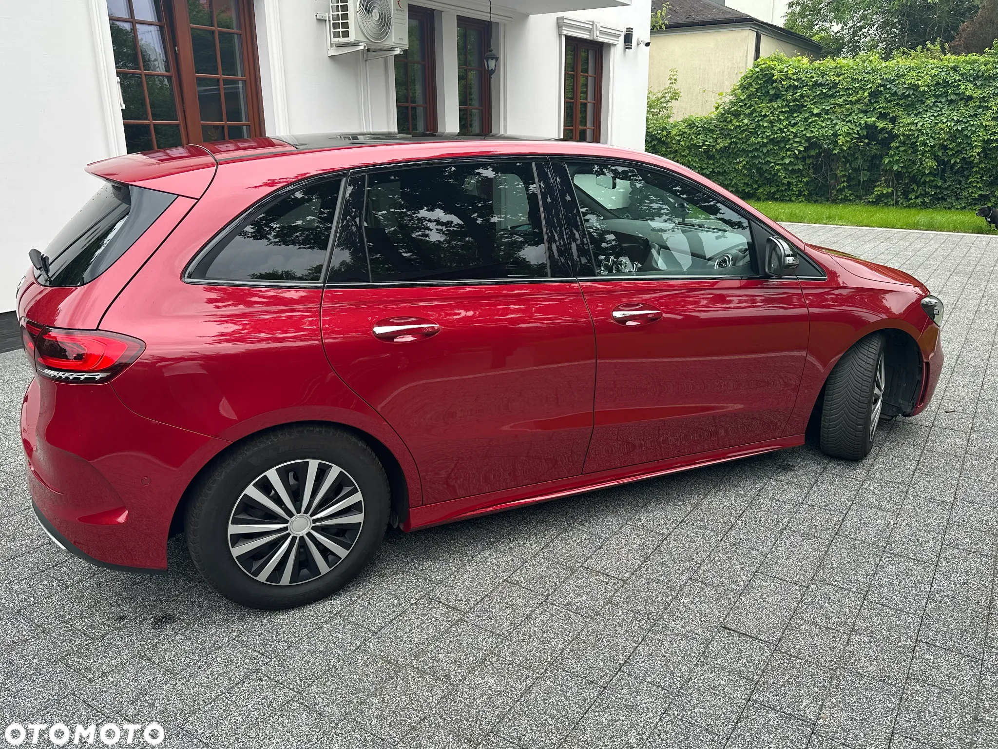 Mercedes-Benz Klasa B 180 d AMG Line 7G-DCT - 4