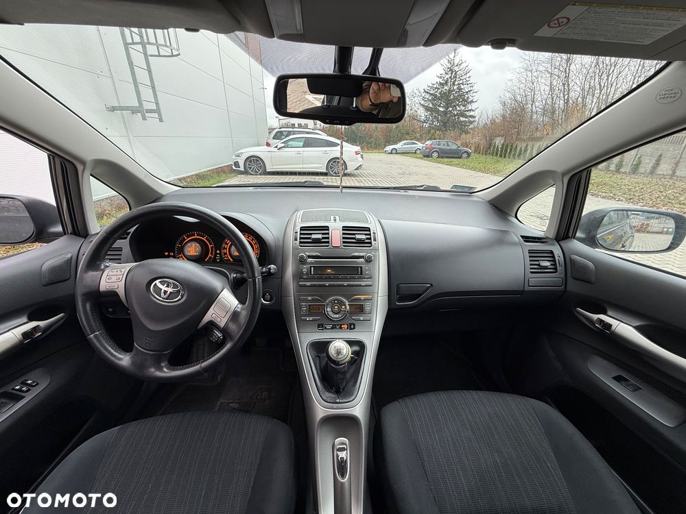Toyota Auris 2.0 D-4D Luna - 11