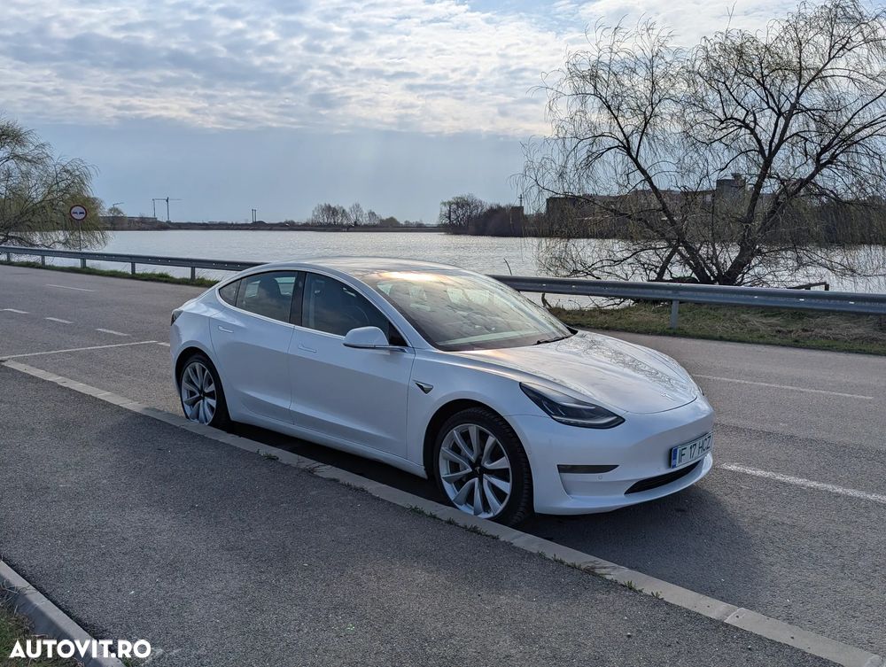 Tesla Model 3 - 2