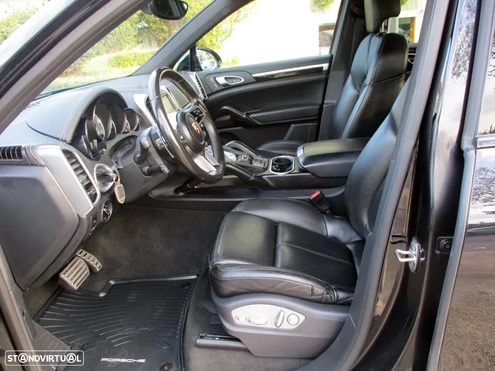 Porsche Cayenne S - 8