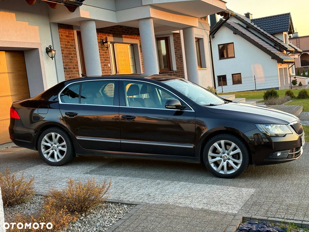 Skoda Superb 2.0 TDI Elegance DSG - 10