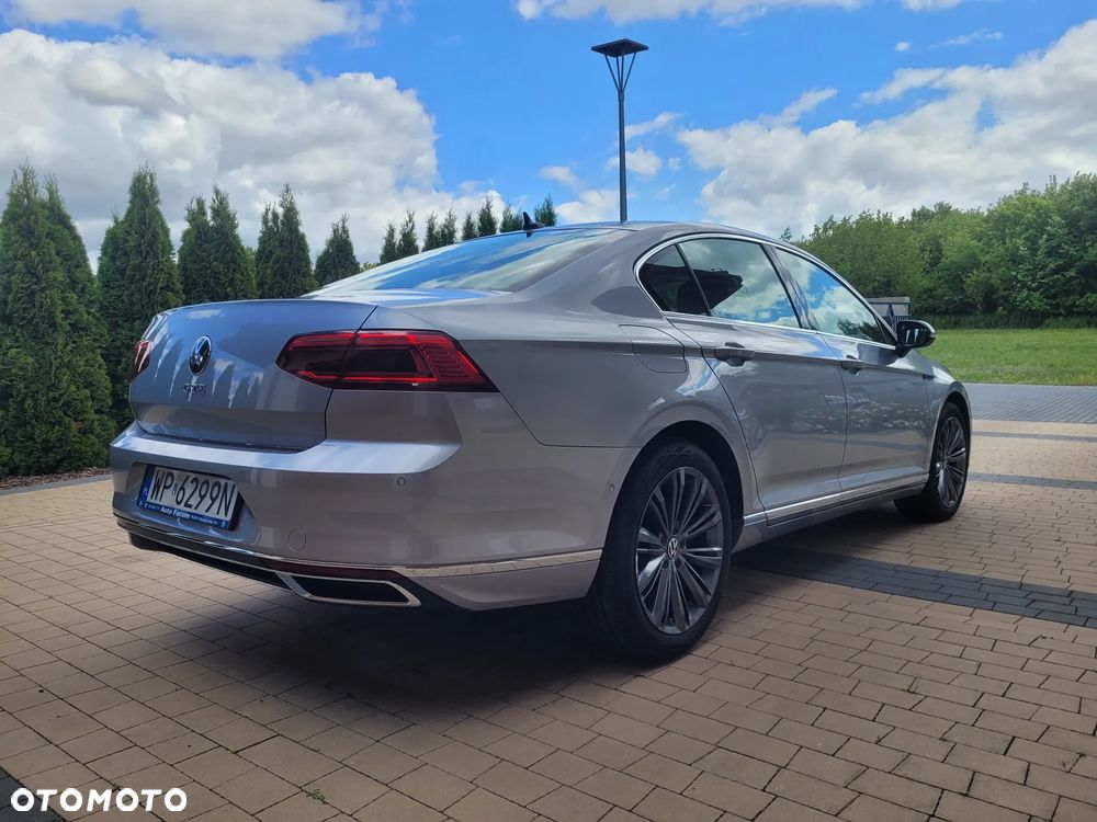 Volkswagen Passat - 10