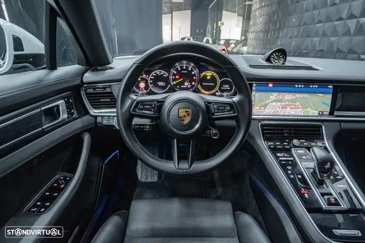 Porsche Panamera 4 E-Hybrid - 8