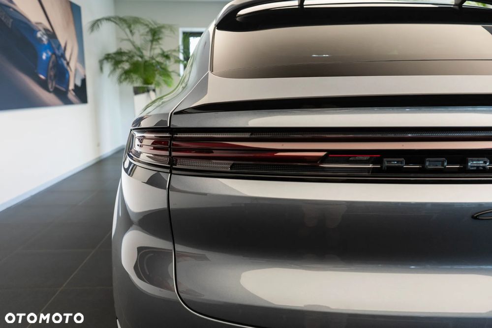 Porsche Cayenne E-Hybrid PHEV Black Edition - 38