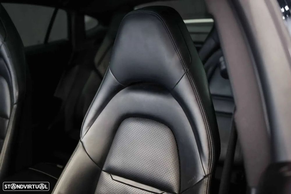 Porsche Panamera 4 E-Hybrid Platinum Edition - 42