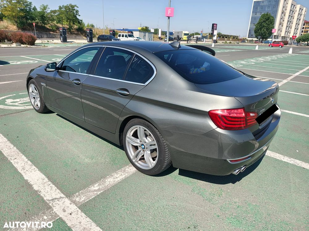 BMW Seria 5 525d xDrive AT - 11