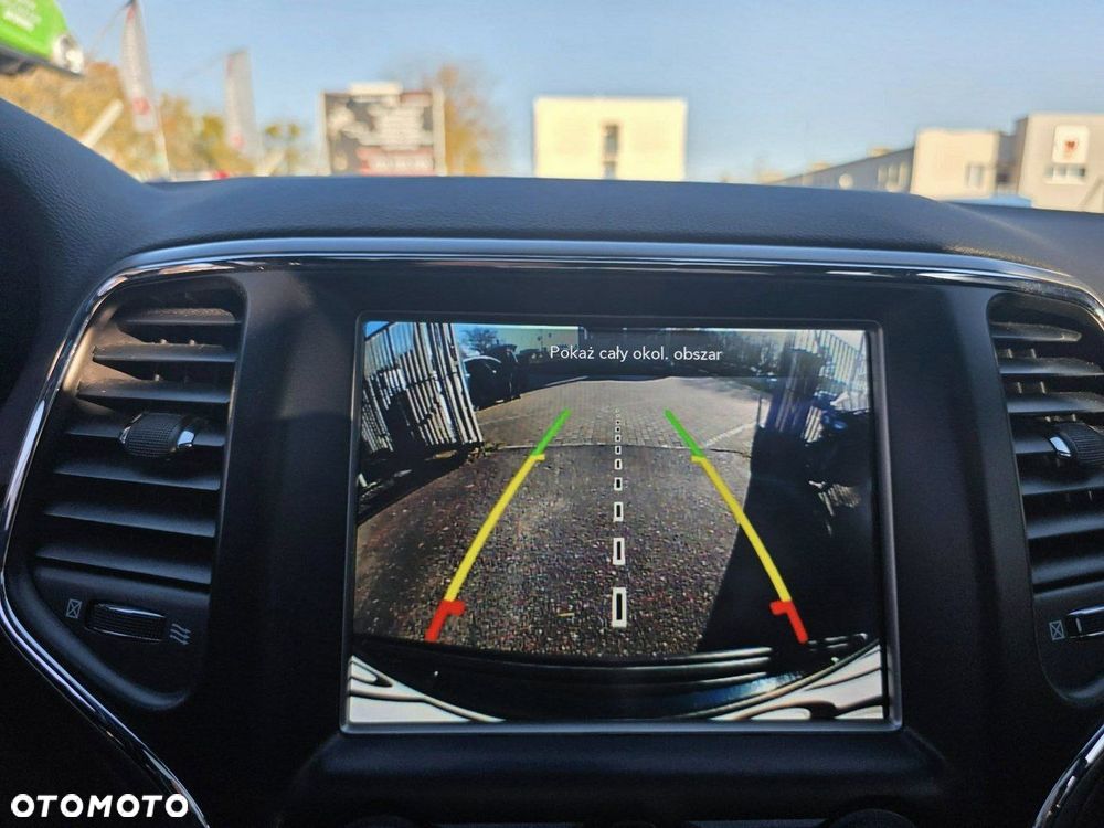 Jeep Grand Cherokee - 17