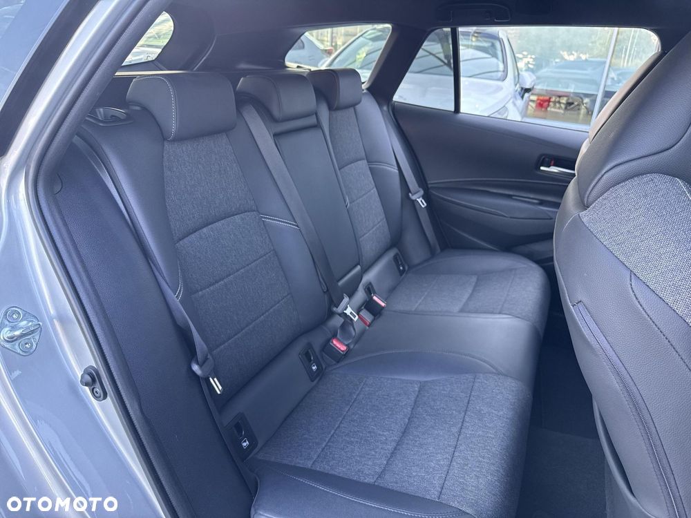 Toyota Corolla 2.0 Hybrid Comfort - 24