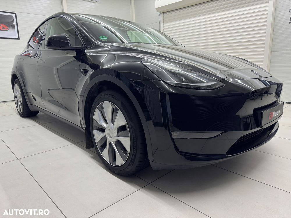 Tesla Model Y Long Range Dual Motor AWD - 3