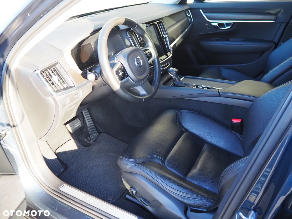 Volvo V90 Cross Country D4 AWD - 19
