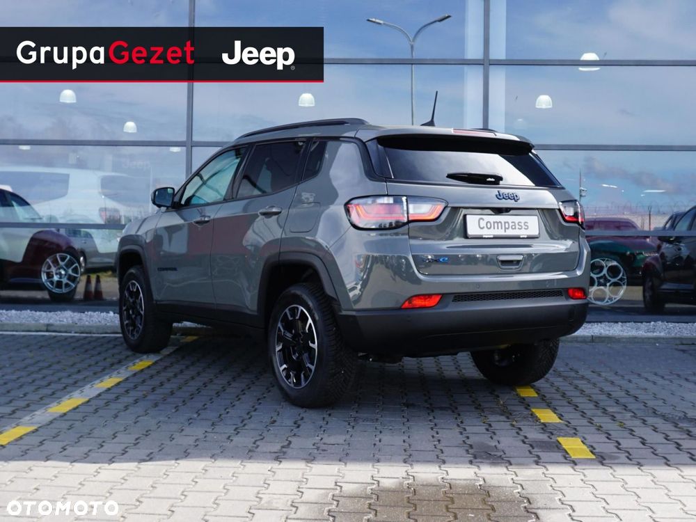 Jeep Compass - 3