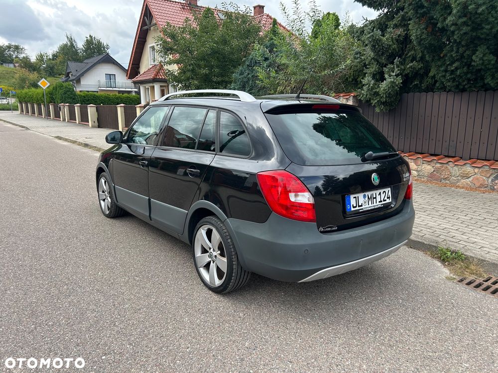 Skoda Fabia 1.6 16V Scout - 4
