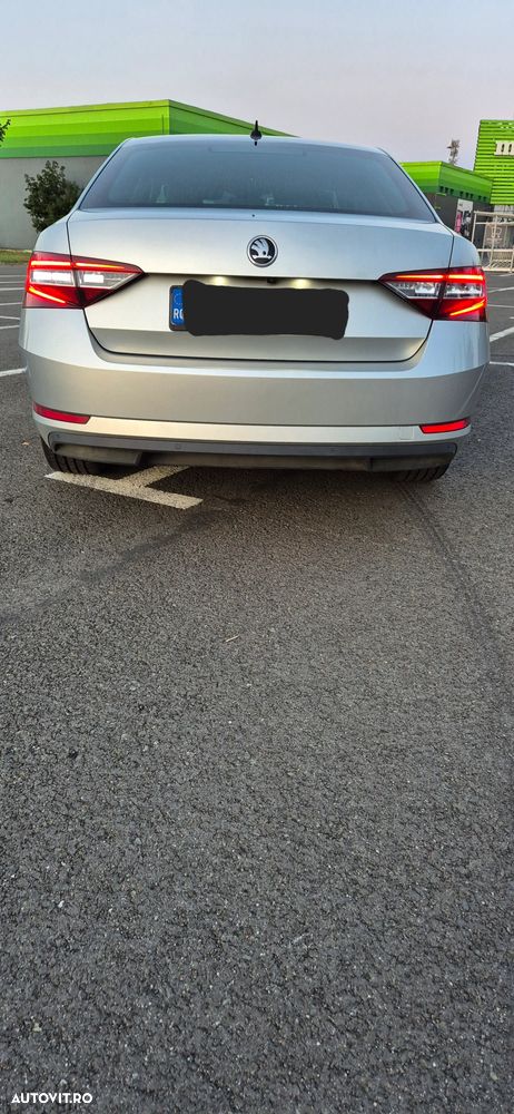 Skoda Superb 2.0 TDI DSG Laurin & Klement - 4