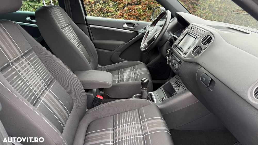 Volkswagen Tiguan 2.0 TDI SCR 4MOTION BlueMotion Technology Lounge Sport & Style - 10