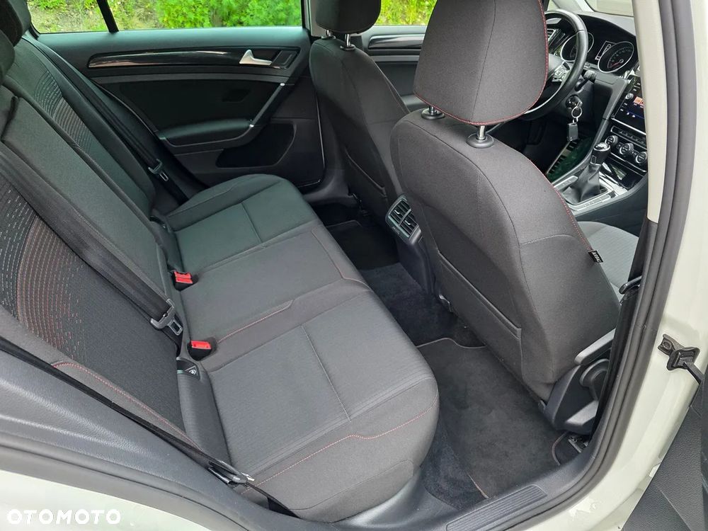 Volkswagen Golf 2.0 TDI Sound - 20