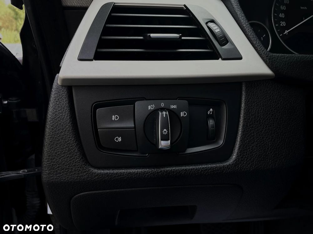 BMW 3GT 320i M Sport - 34