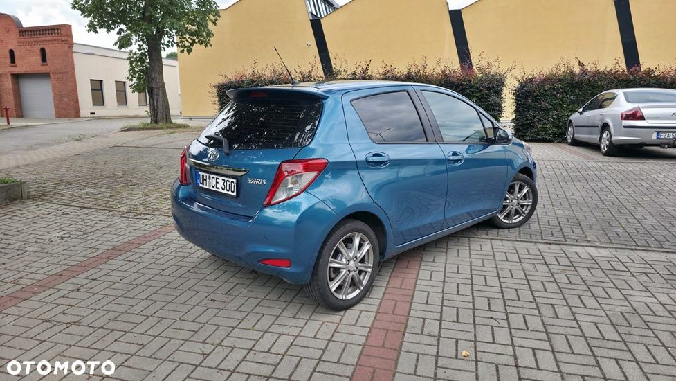 Toyota Yaris 1.33 Premium - 3