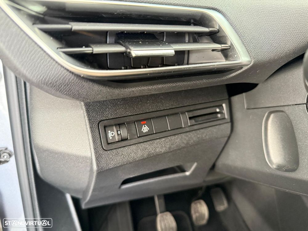 Peugeot 3008 1.5 BlueHDi Allure - 21