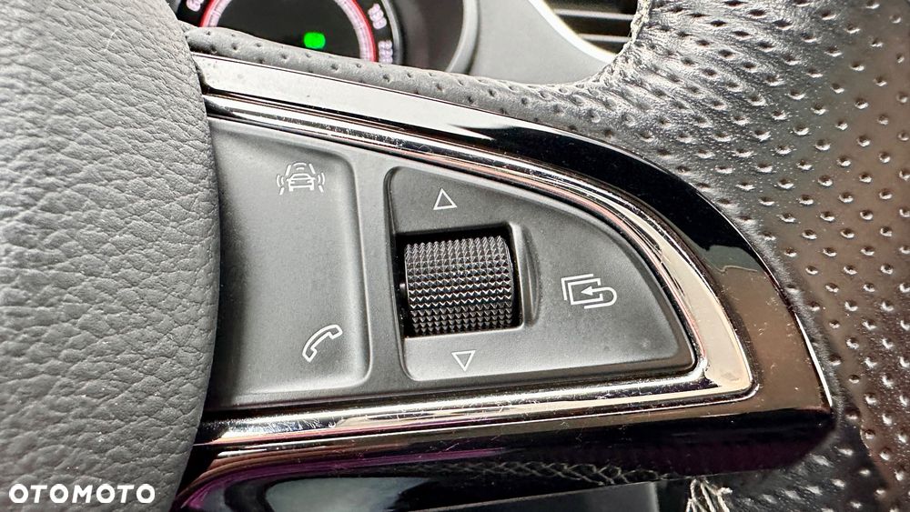 Skoda Octavia 2.0 TDI DSG RS - 28